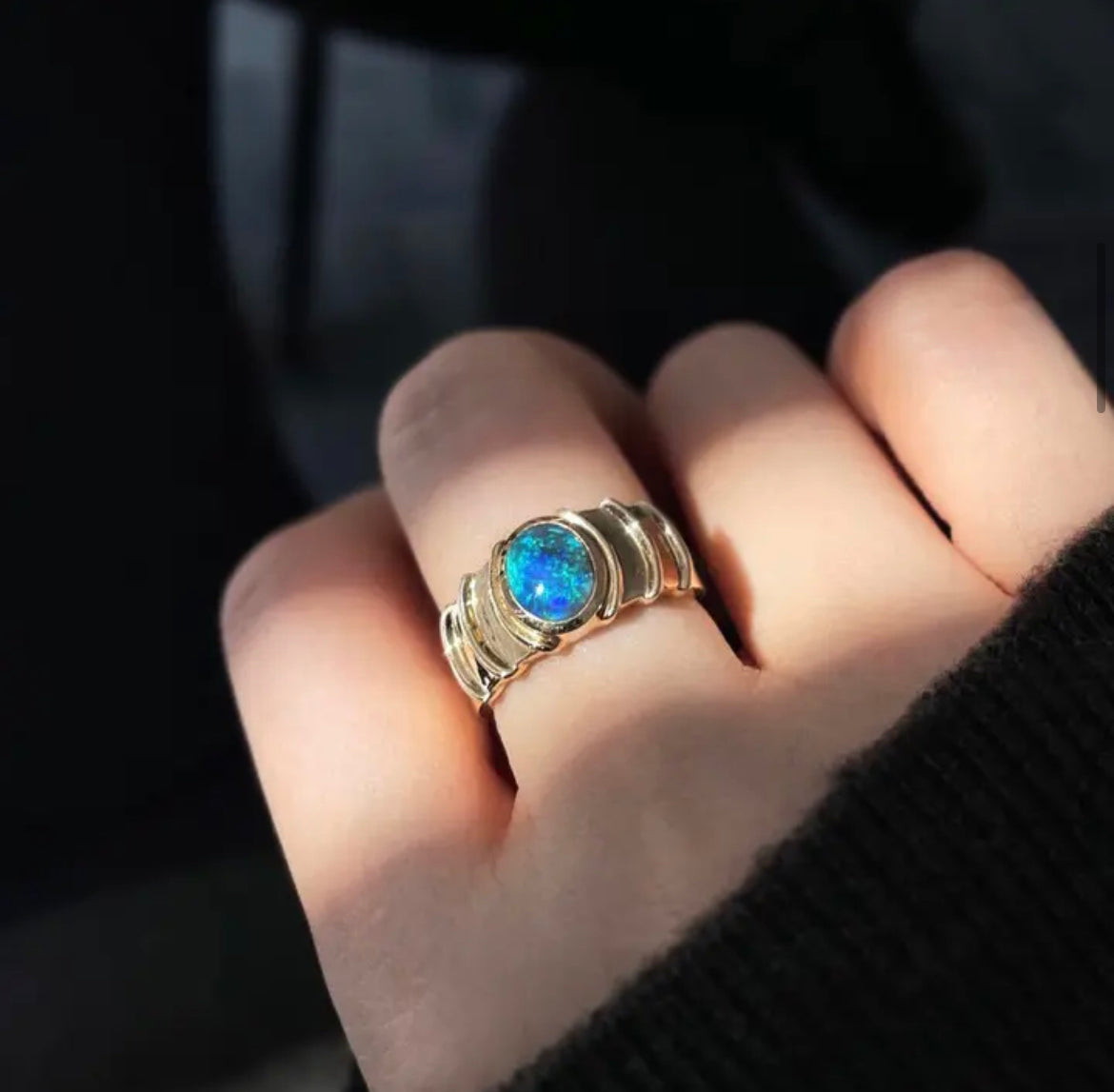 Product Detail:  18k Gold Weight 3.2g 0.70ct Natural Blue Opal