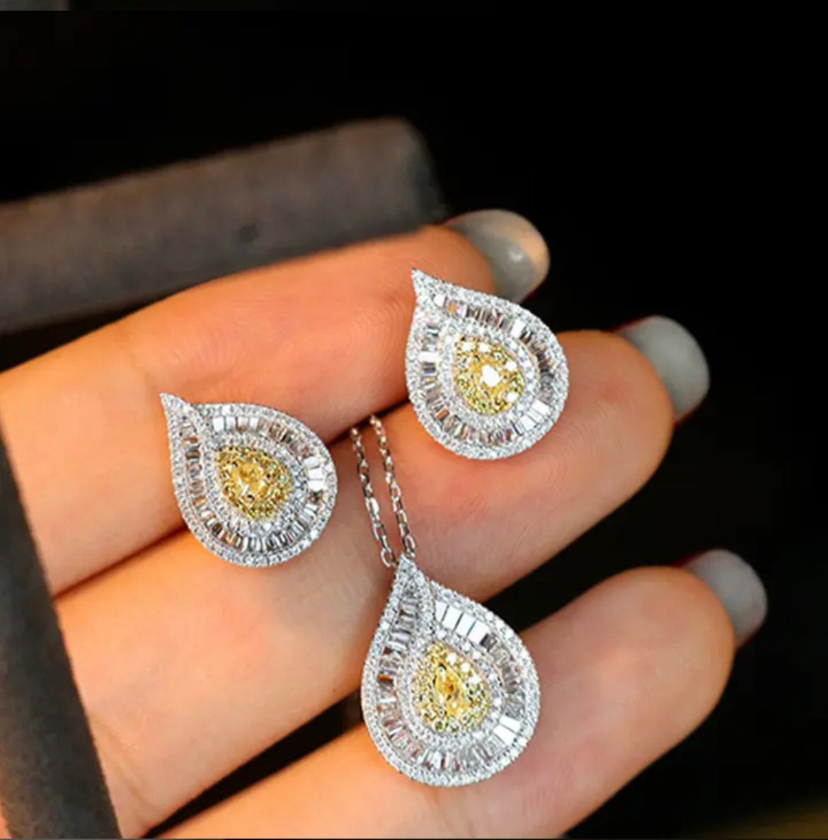 Droplet Yellow Diamond Collection